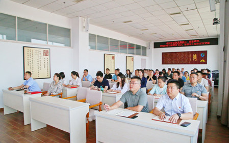 標(biāo)題：中國農(nóng)機(jī)院黨委委員、副總經(jīng)理，呼和浩特分院黨委書記、董事長王振華講授黨課
瀏覽次數(shù)：1202
發(fā)表時(shí)間：2024-06-26